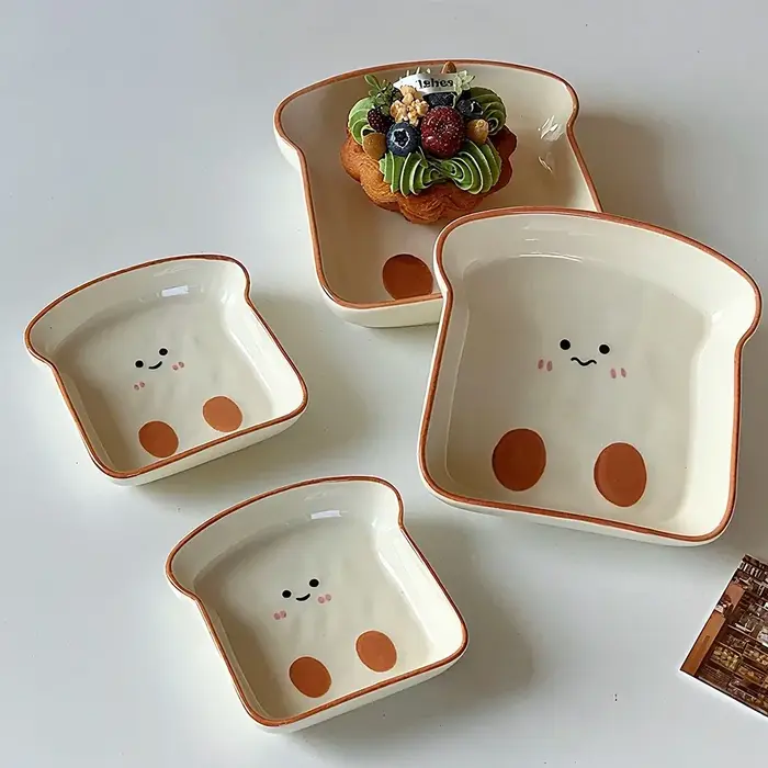 Assiette en céramique mignonne en forme de toast
