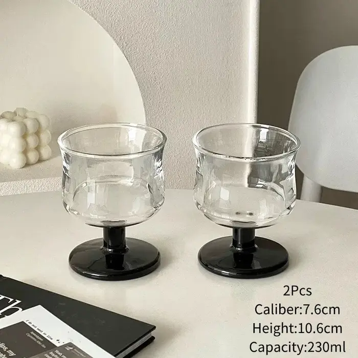 Coupe en verre à pied court conviviale ré à la taille