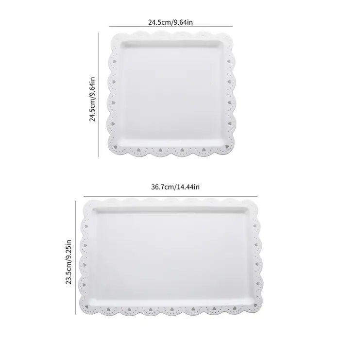 2 assiettes à dessert carrées ou rectangulaires