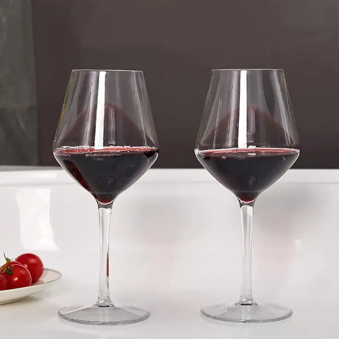 Verre à vin à tige incassable