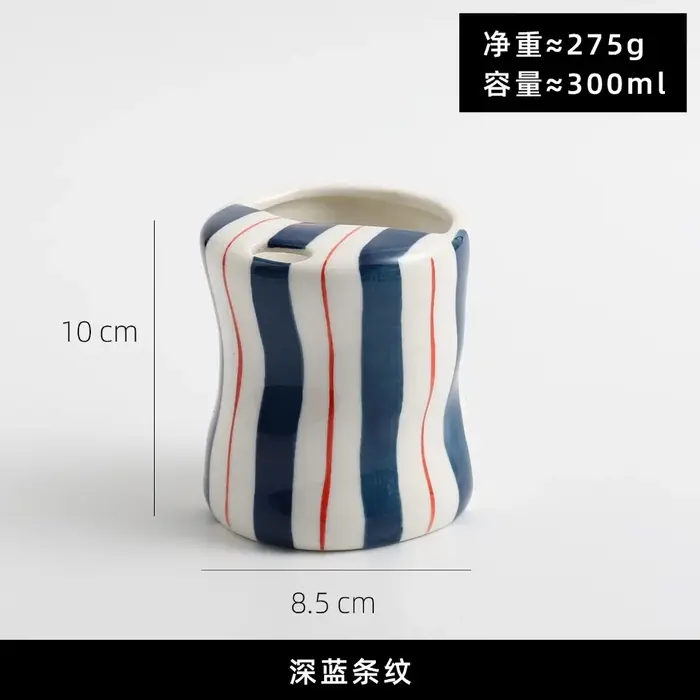 Tasses en céramique torsadées rayées avec trous pour pailles