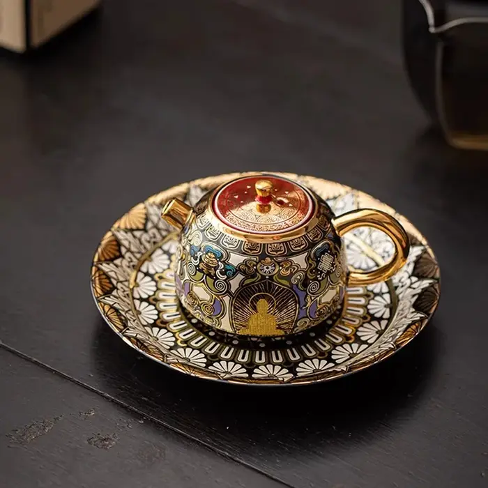 Un théière en céramique chinoise haut de gamme et rétro