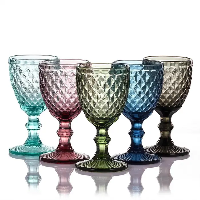 Verre à vin européen en relief
