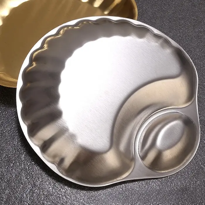 Assiette décorative en forme de coquille rétro française