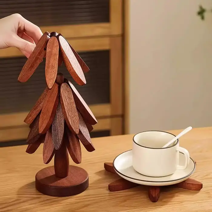 Ensemble de dessous-de-plat et de dessous-de-verre en bois