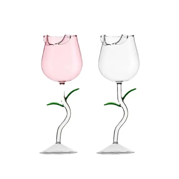 Verres à vin rouge en forme de rose