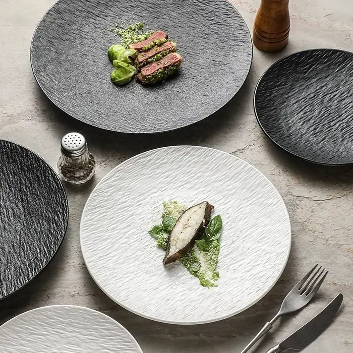 Assiette peu profonde à motif de pierre en céramique de 8 pouces