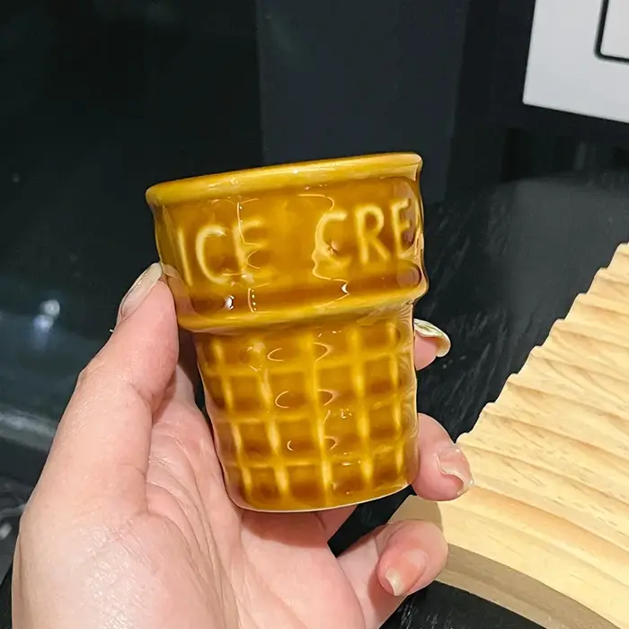 Mug de voyage en céramique en forme de crème glacée 260 ml