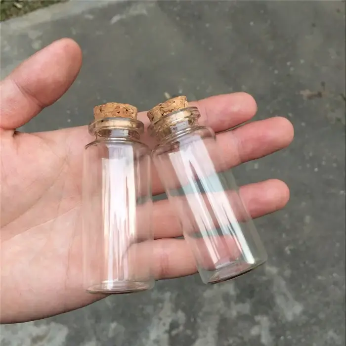 Bouteilles en verre avec bouchon