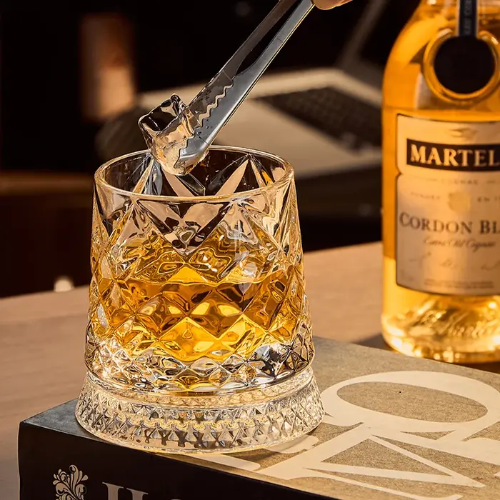 Nouvelles Verres à Whisky Rotatifs 2026 avec Base en Verre