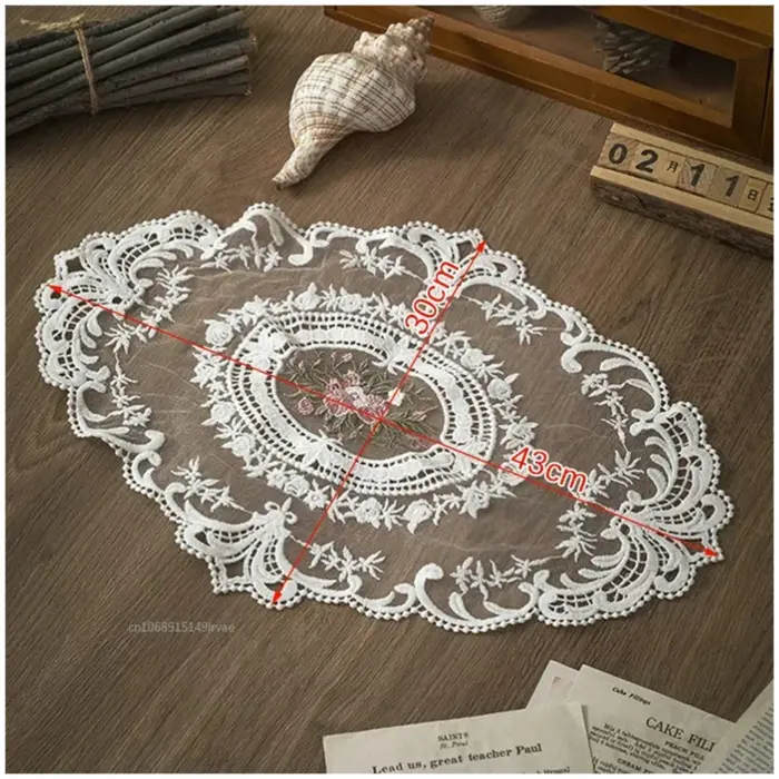 Couverture de Table à manger brodée