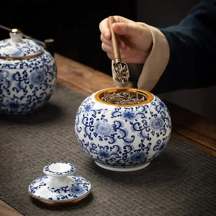 Pot de rangement scellé en porcelaine bleue et blanche Vintage