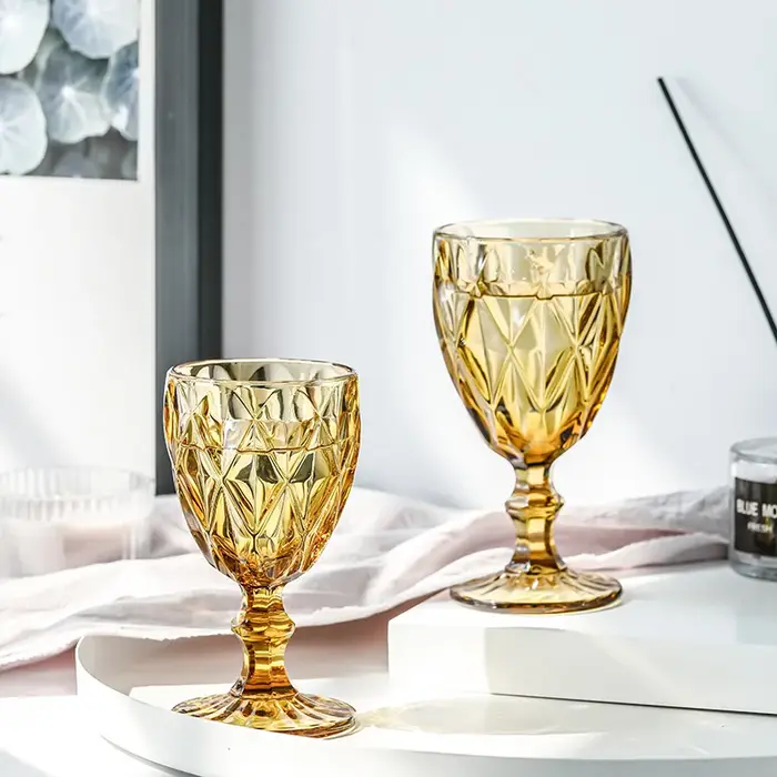 Gobelet de couleur vintage