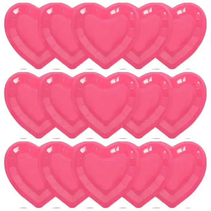 Assiette en papier d'amour pour la saint-valentin