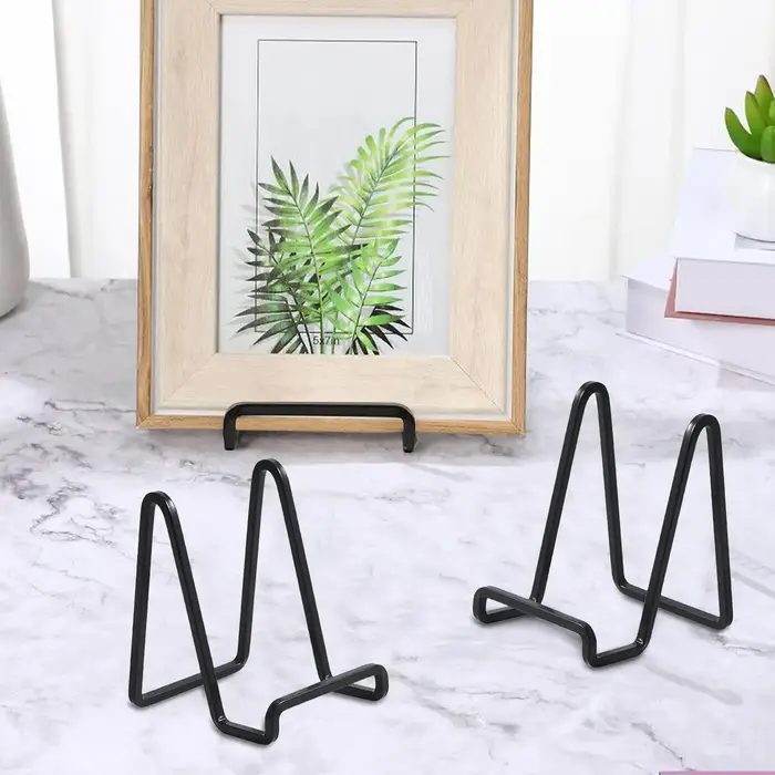 Présentoir en métal pour assiettes