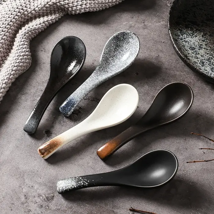 Cuillère à soupe en céramique créative