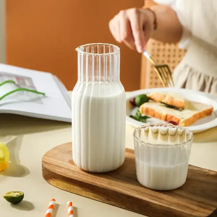 Carafe en verre avec ensemble de verres