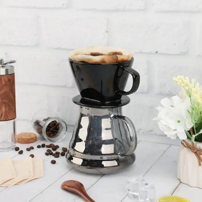 Goutteur à café en céramique noire réutilisable