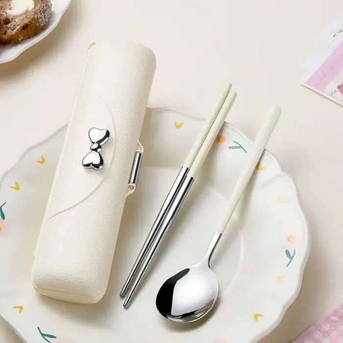 Ensemble de couverts en acier inoxydable 2 pièces avec boîte de rangement pour cuillères et baguette