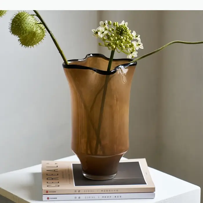 Vase en verre noir, décoration de bureau