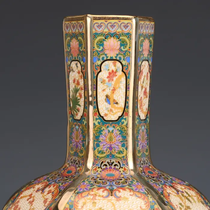 Vase chinois antique en porcelaine