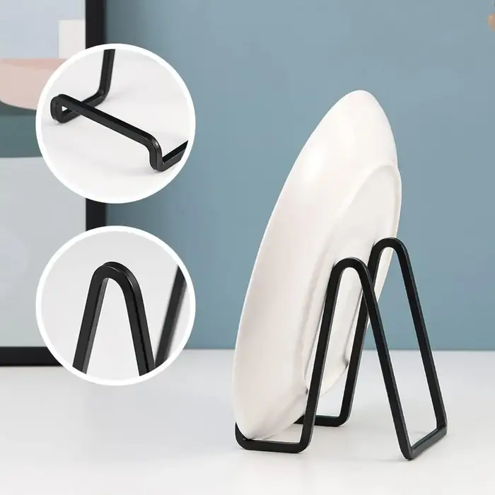 Présentoir en métal pour assiettes