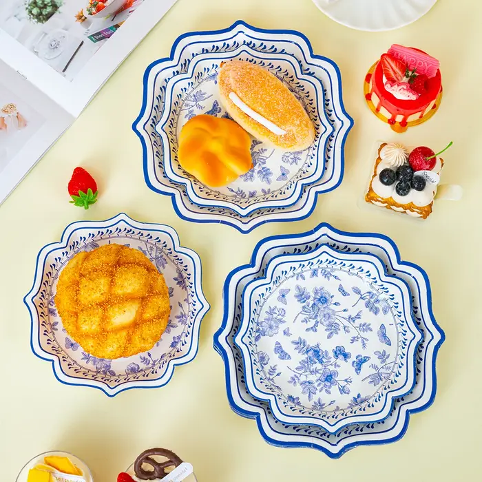 Assiettes en papier jetables à thème floral bleu