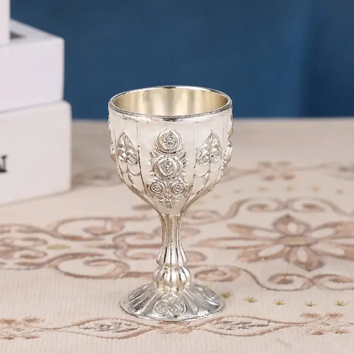 Verres à vin rétro créatifs en métal, style européen, verrerie de table, gobelet à spiritueux, verre à vodka, verre à vin blanc, décoration de bar et de maison