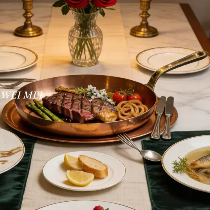 Poêle à steak elliptique vintage en cuivre artisanal