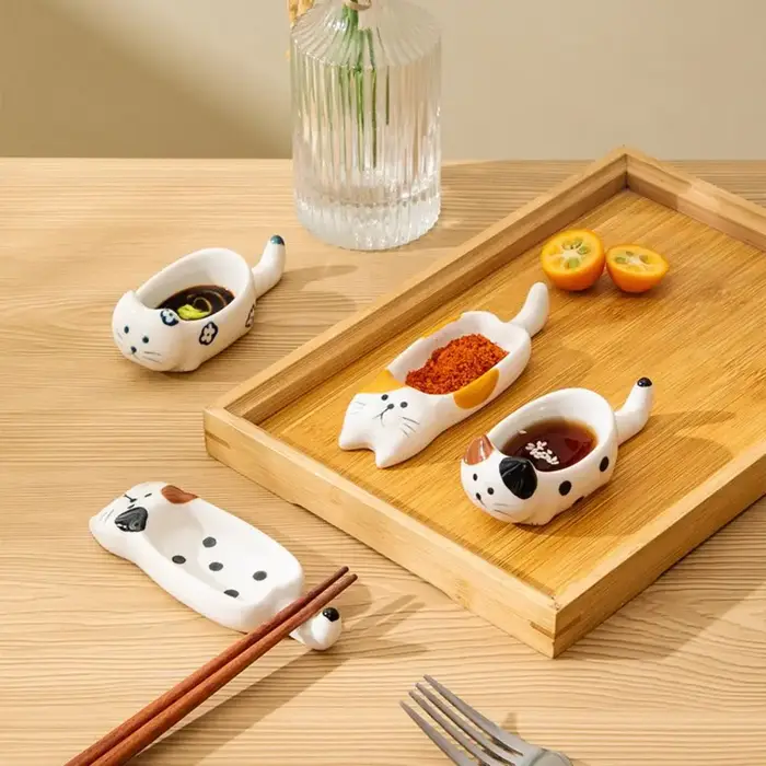 Plat à tremper japonais mignon