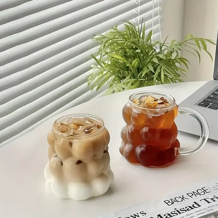 Tasse à café en verre de raisin pour boire