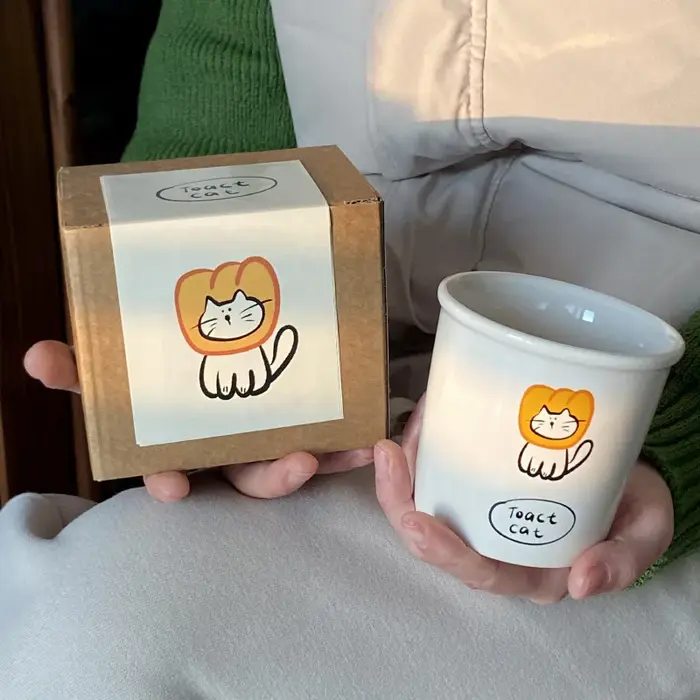 Tasse à café en céramique avec chaton toast de dessin animé mignon