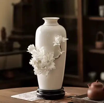 Ornement de vase en céramique