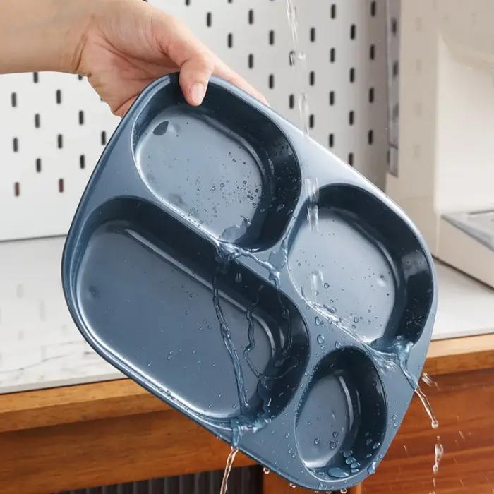 Assiette individuelle en plastique à 4 compartiments