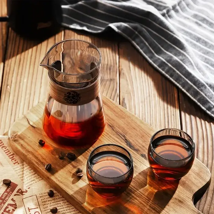 Carafe à café en verre avec couche en bois résistante à la chaleur