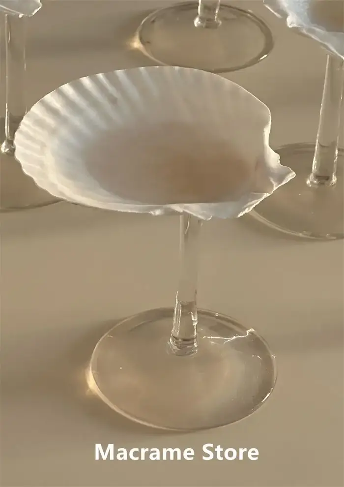 Verre à vin en coquille de conque naturelle fait à la main