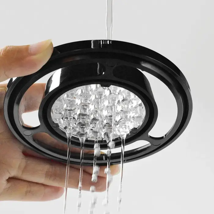 Goutte à goutte pour verser sur le café