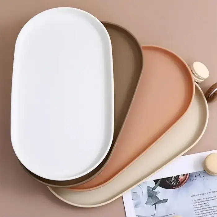 Assiette simple de couleur unie