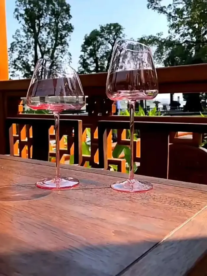 Ensemble de Verres à Vin Rouge Flamand Rose Français