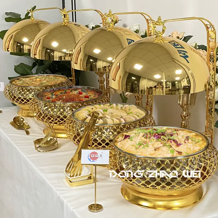 Plats de service de luxe pour fête de mariage