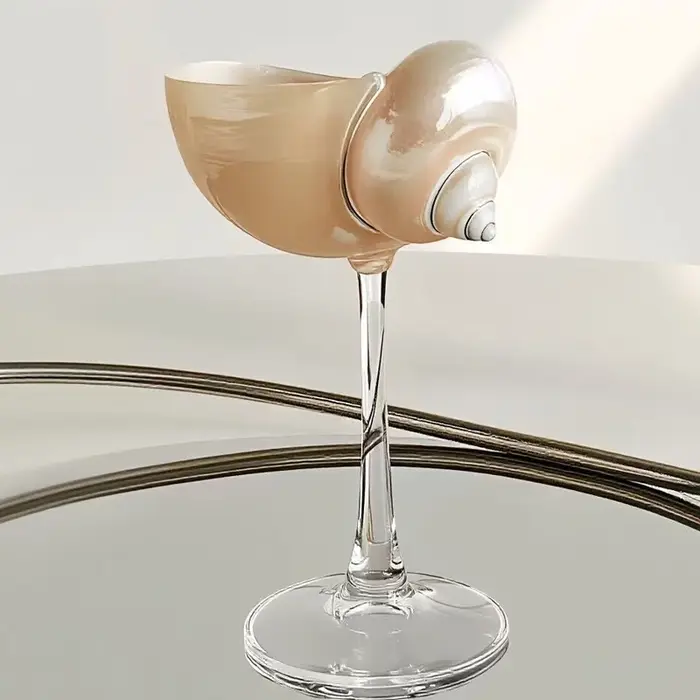 Flûte à champagne rétro 2026 en forme de coquille dorée, verre à cocktail artistique unique en métal fait main, pour bar à domicile et fêtes