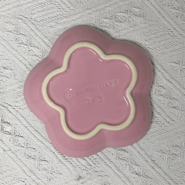 Petite assiette en fleur de prunier de 14cm
