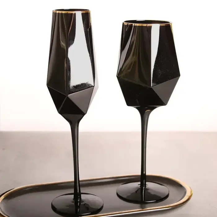 Verre à vin en cristal noir pur
