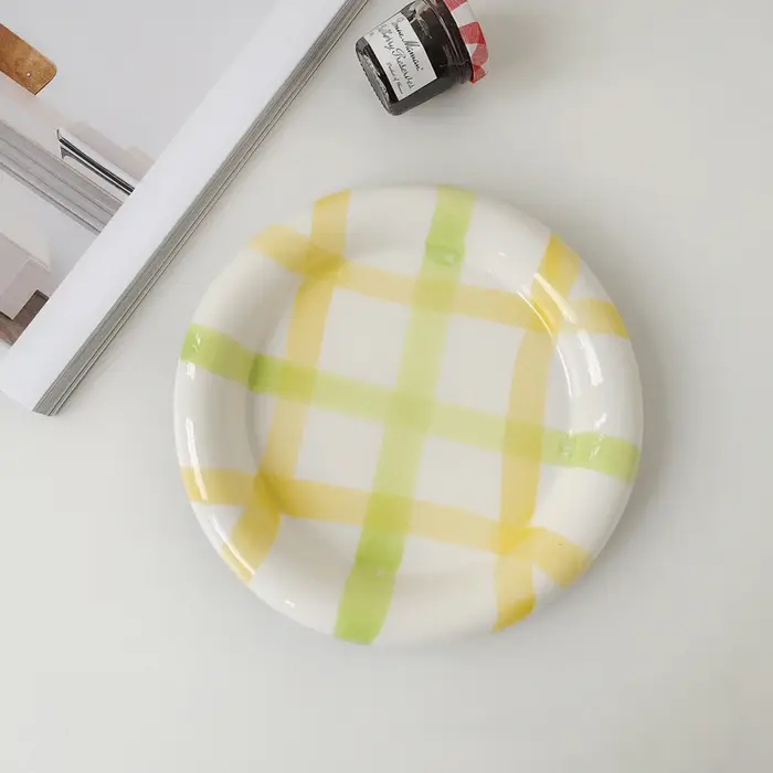 Assiette en céramique à encre blanche de style européen