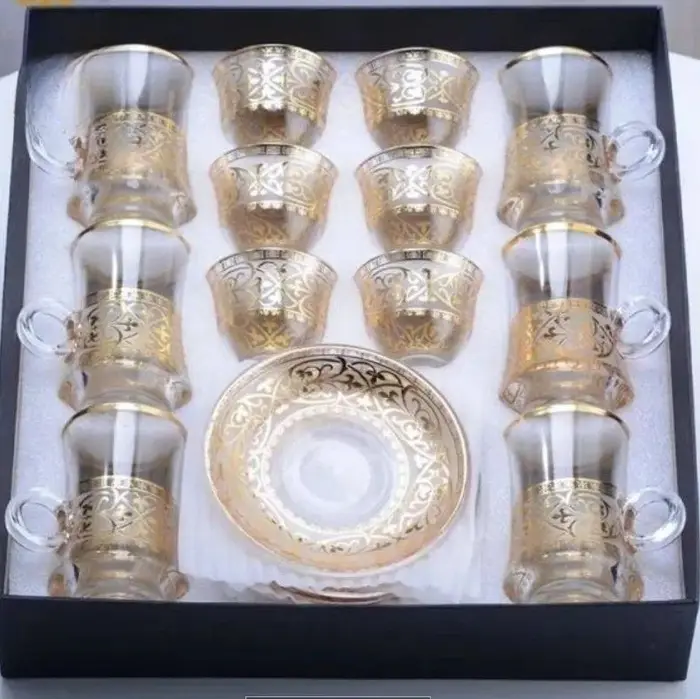 Ensemble de 18 tasses à café turques du Moyen-Orient en verre
