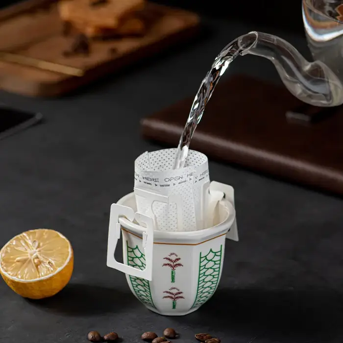 Tasse à Café en Céramique Arabe avec Palmier
