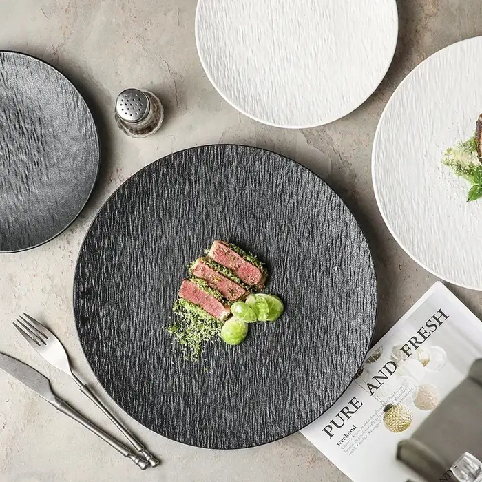 Assiette peu profonde à motif de pierre en céramique de 8 pouces