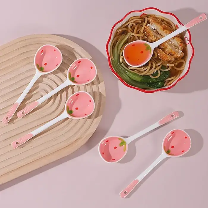 Cuillère à soupe en céramique fraise Kawaii