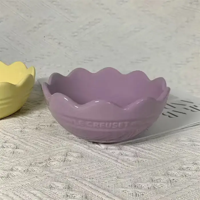 Vaisselle dégradée en Relief de dentelle