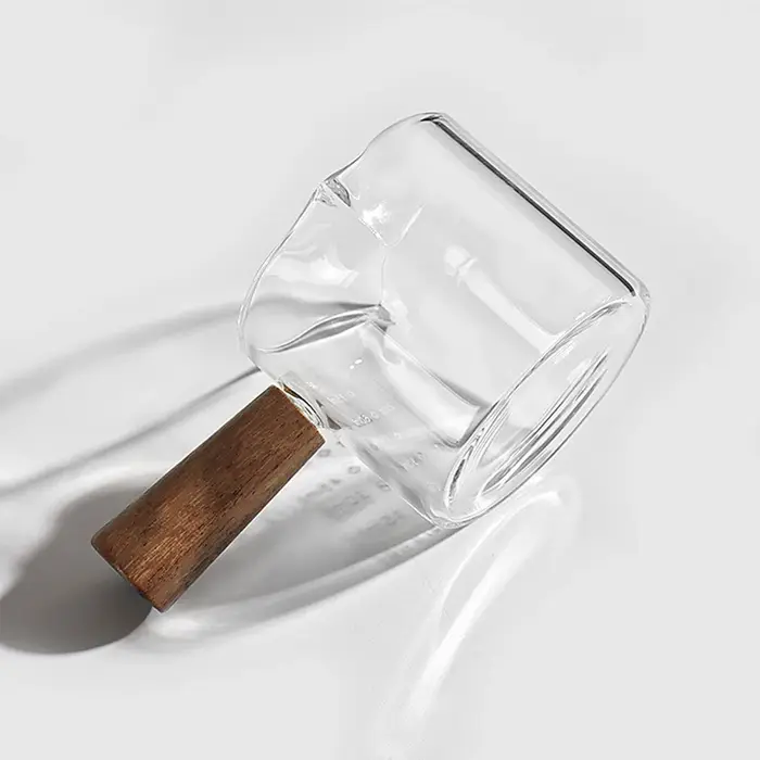 Tasse à expresso, verre à mesurer